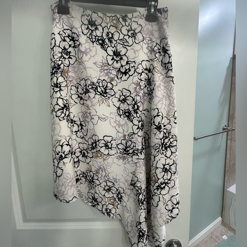 Flowy floral skirt WHBM